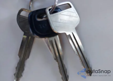 2001 Toyota Echo z USA, uszkodzony, nr VIN JTDBT123010164802